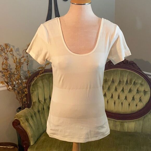 Old Navy. Scoop neck tee. Women’s M. - Picture 1 of 4
